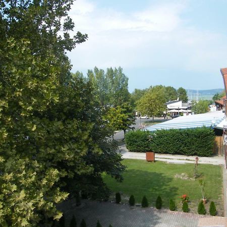 Park Setany Apartman Balatonlelle Exterior photo