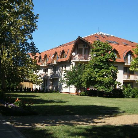 Park Setany Apartman Balatonlelle Exterior photo